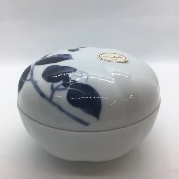 Noritake Japanese Porcelain Covered Trinket Dish Blue Leaves Jewelry box - Picture 2 of 6